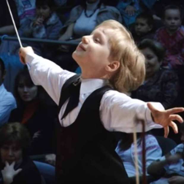 An amazing 7 year-old conductor.png